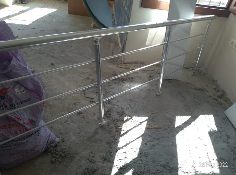 2.el aluminyum merdiven korkuluğu