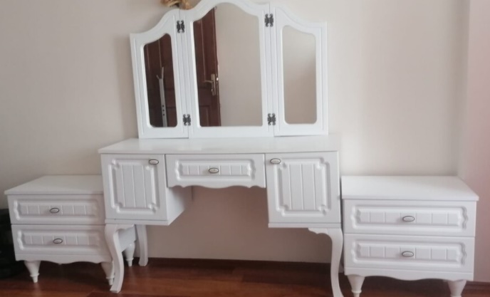 BEYAZ LAKE AYNALI ÇEKMECELİ KONSOL