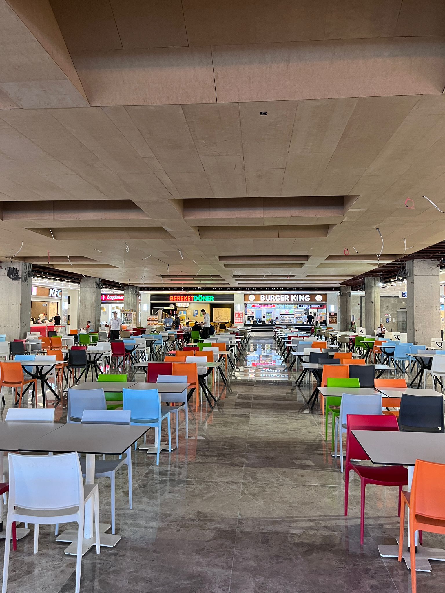 ikinci el renkli cafe masası